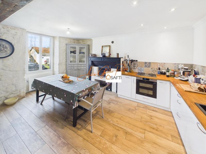 Maison - 145 m² - 12 pièces