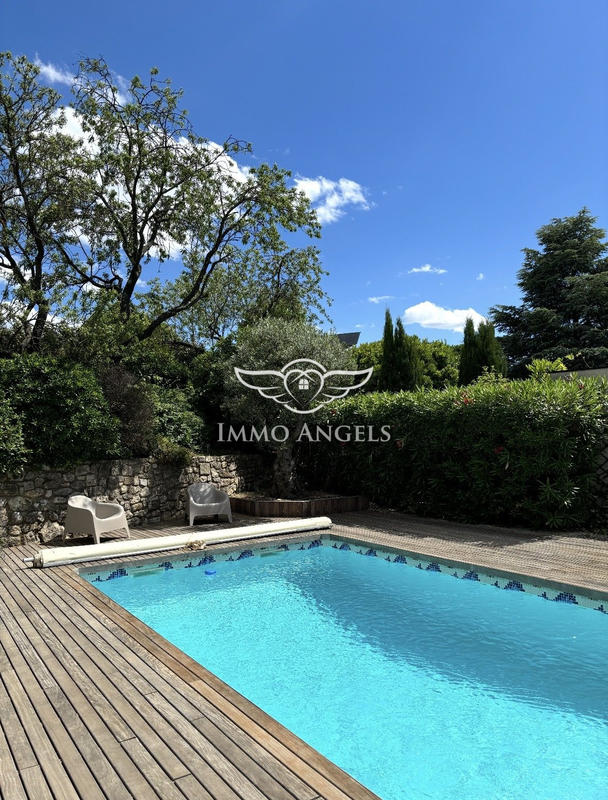 Maison traditionnelle - 157 m² - 5 pièces