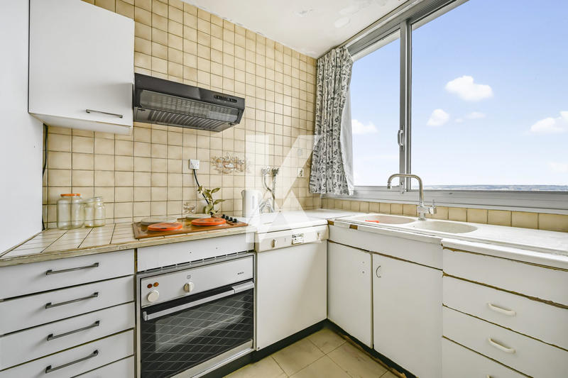 Appartement - 93 m² - 5 pièces