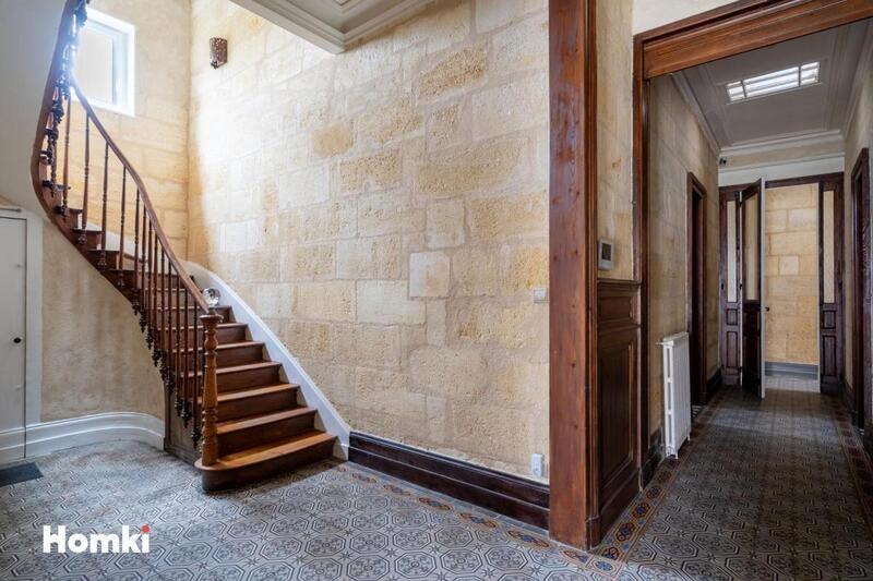 Maison - 270 m² - 8 pièces