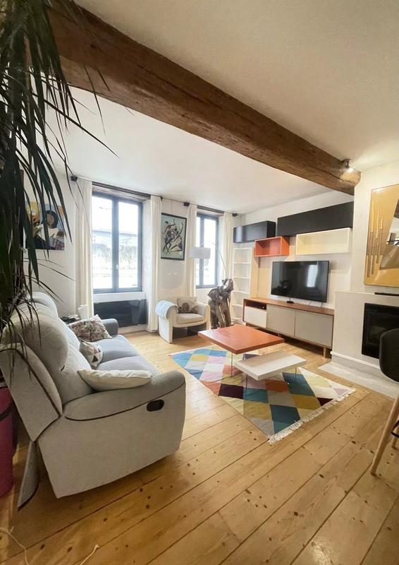 Appartement - 90 m² - 4 pièces