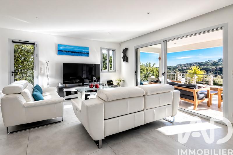 Maison - 166 m² - 10 pièces