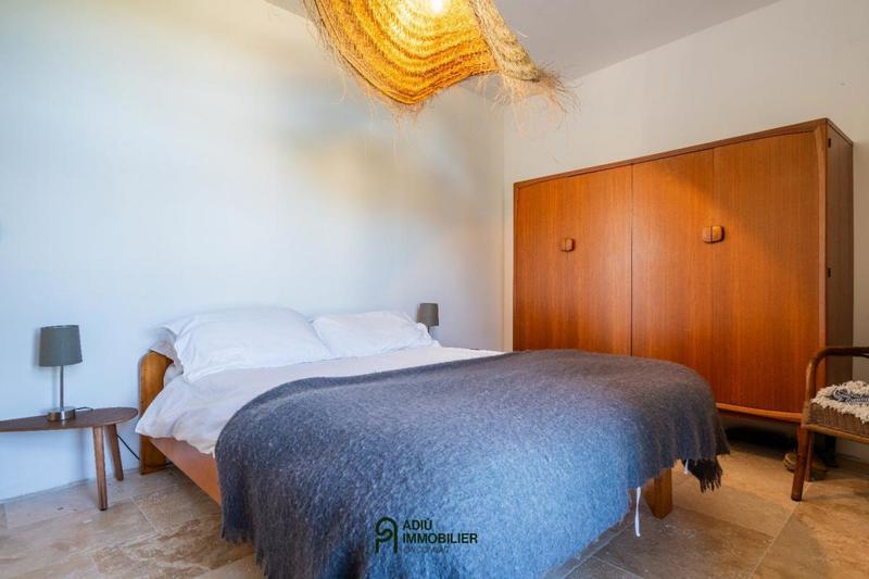 Mas - 300 m² - 10 pièces