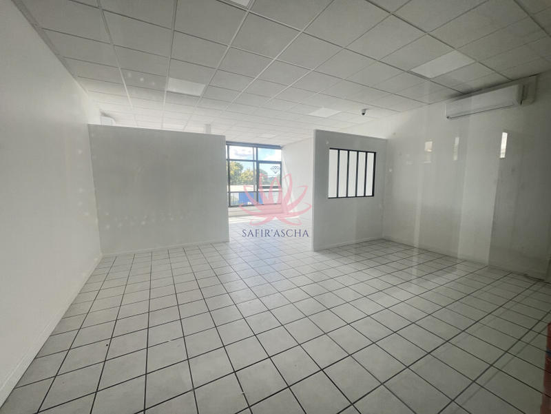 Immeuble de bureaux - 50 m² - 1 pièce