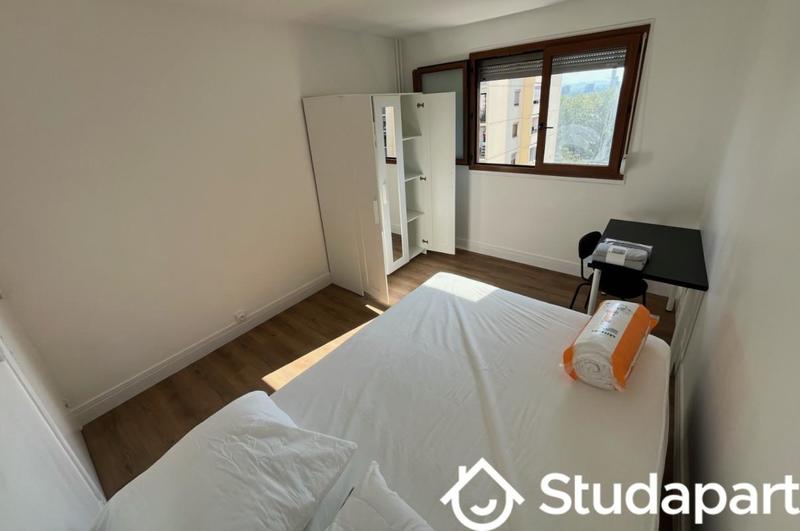 Chambre - 11 m² - 1 pièce