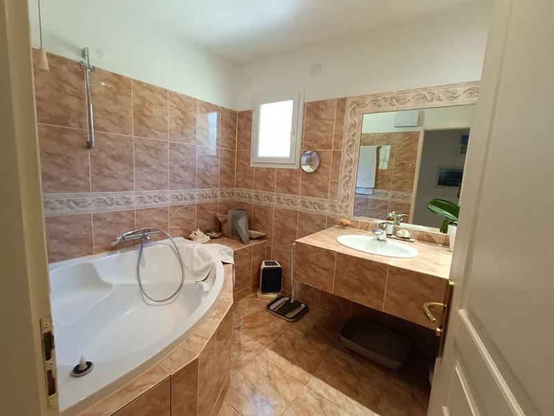 Maison traditionnelle - 122 m² - 4 pièces