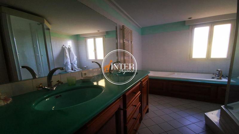 Villa - 775 m² - 12 pièces