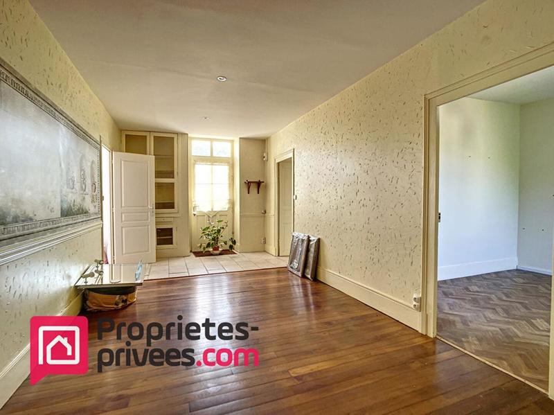 Maison - 263 m² - 9 pièces