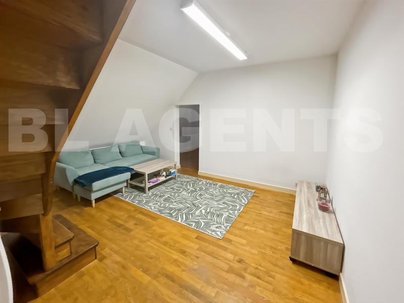 Maison de ville - 263 m² - 9 pièces