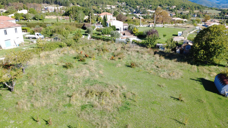 Terrain constructible - 8 085 m²