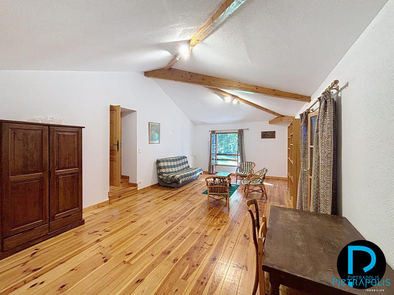 Maison - 334 m² - 7 pièces