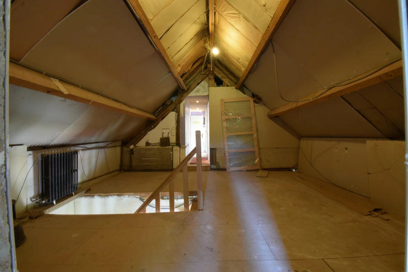 Maison - 90 m² - 5 pièces