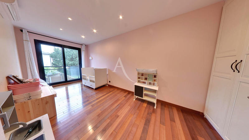 Maison - 102 m² - 5 pièces