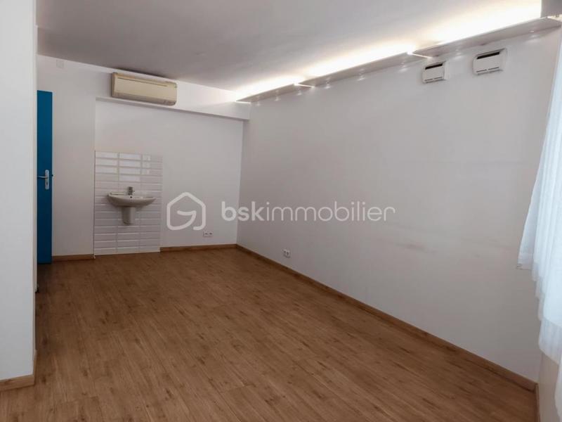 Local commercial - 164 m² - 5 pièces