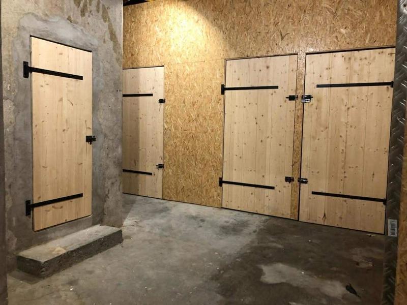 Parking / Garage - 123 m²