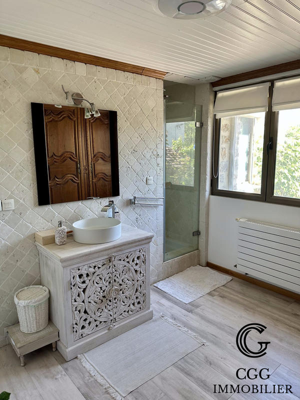 Maison - 223 m² - 6 pièces