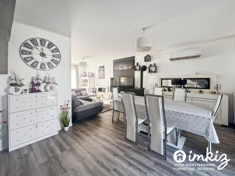 Maison - 213 m² - 9 pièces