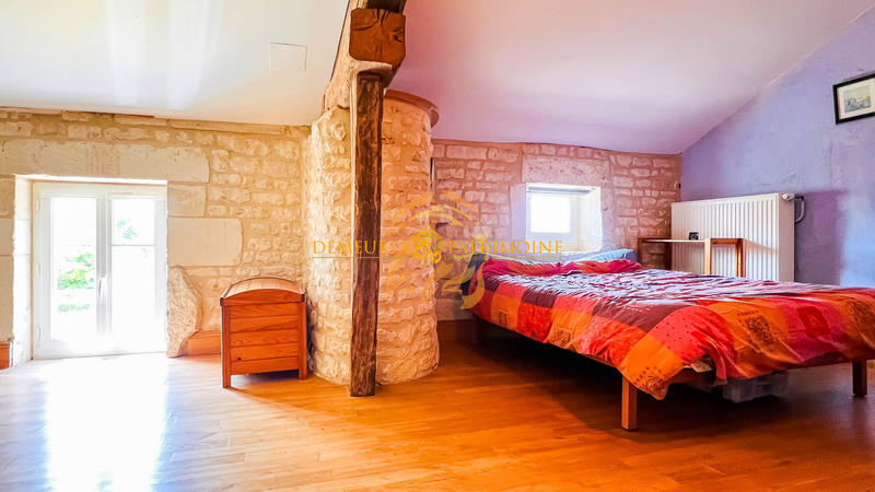 Maison - 280 m² - 6 pièces