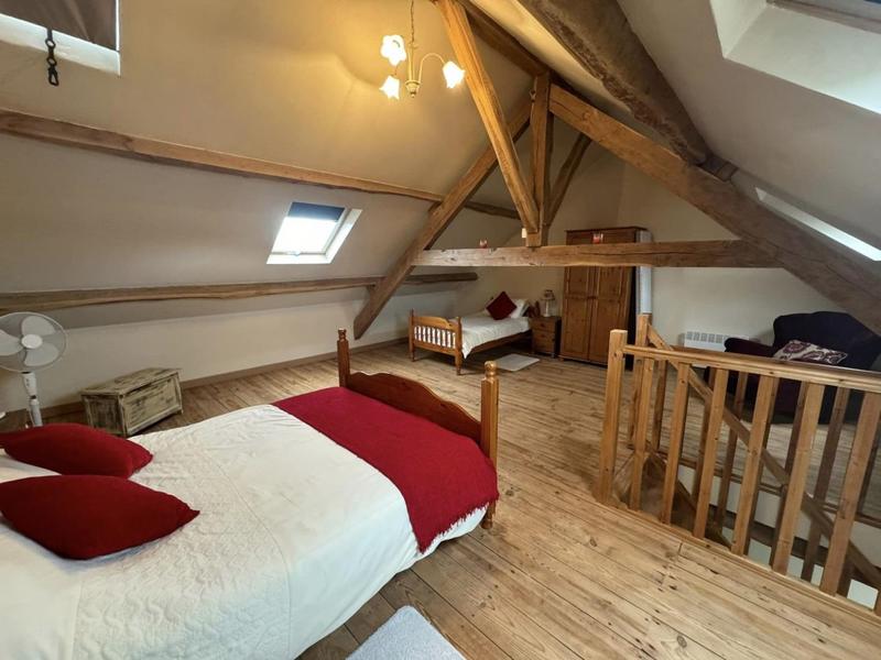 Maison - 300 m² - 12 pièces