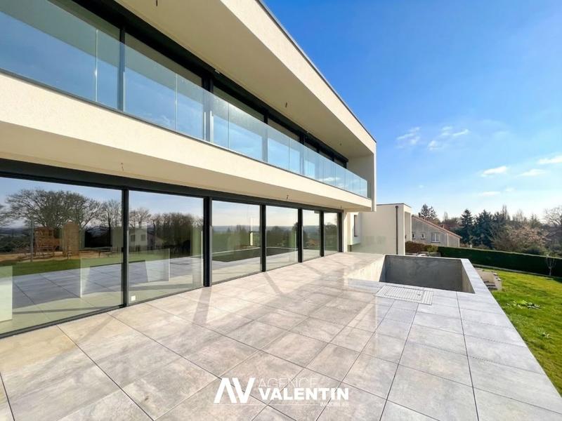 Maison - 180 m² - 6 pièces