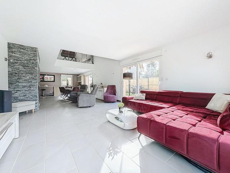 Maison - 284 m² - 7 pièces