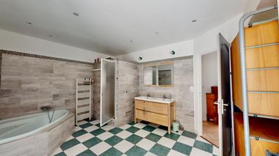 Maison - 190 m² - 7 pièces