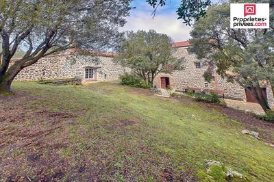 Maison - 330 m² - 9 pièces