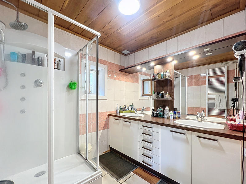 Maison - 253 m² - 6 pièces