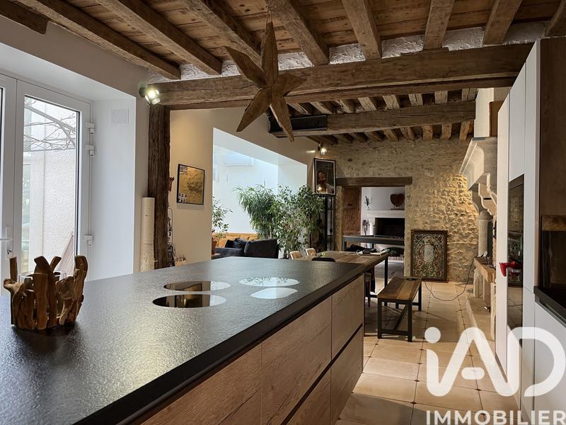 Maison - 201 m² - 9 pièces