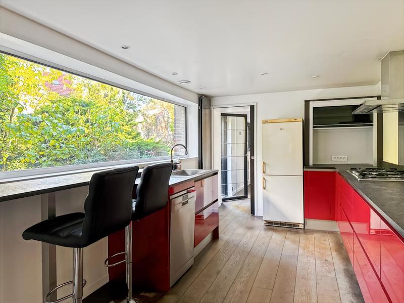 Maison - 200 m² - 6 pièces