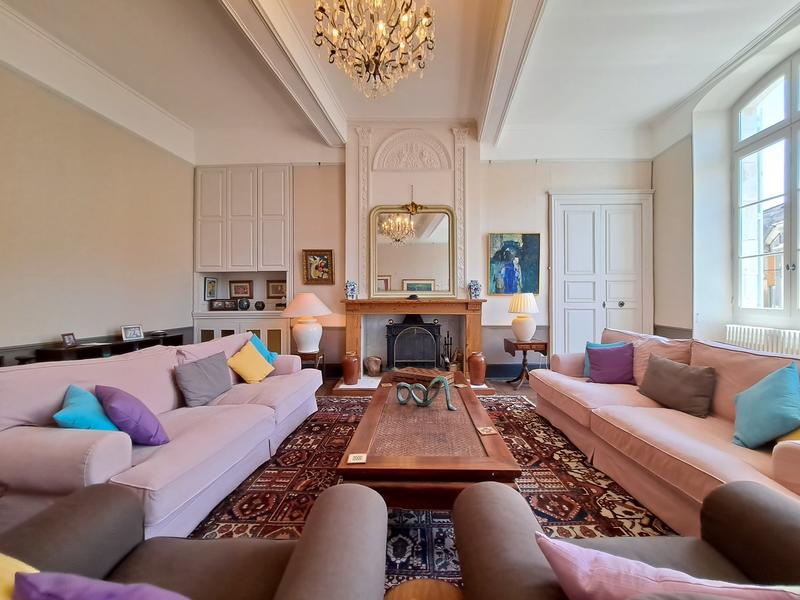 Maison - 554 m² - 13 pièces