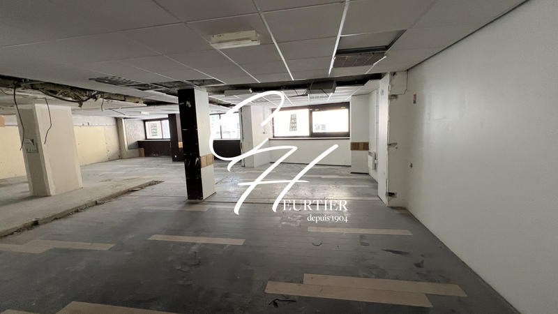 Local commercial - 317 m²