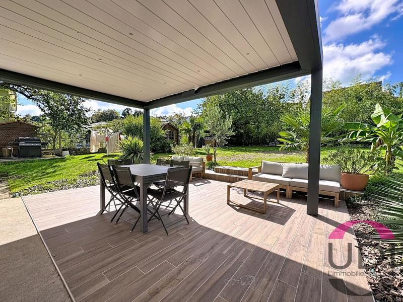 Maison - 200 m² - 5 pièces