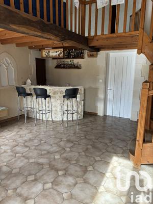 Maison - 220 m² - 6 pièces