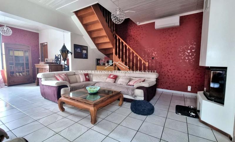 Maison - 166 m² - 7 pièces