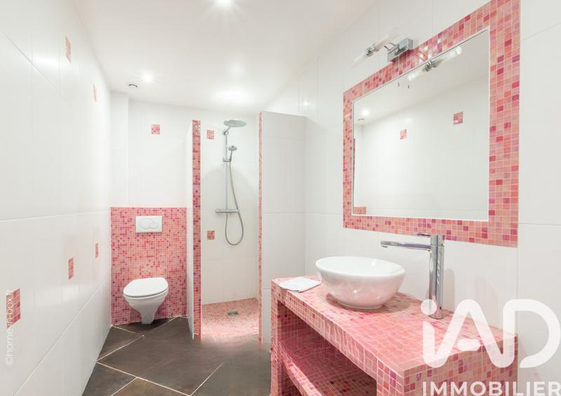 Maison - 1 m² - 15 pièces