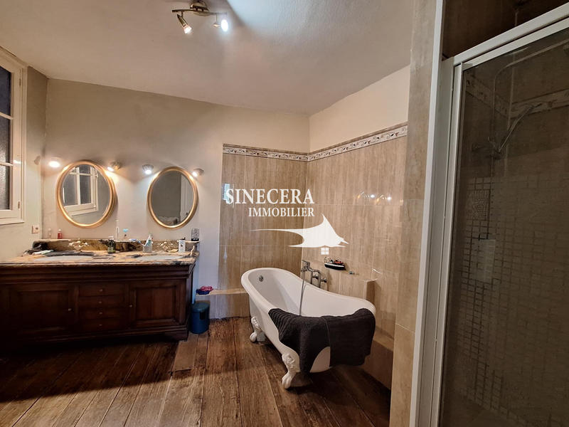 Maison - 200 m² - 7 pièces