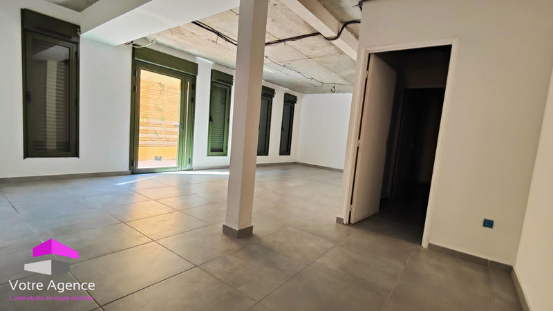 Bureau - 150 m² - 8 pièces