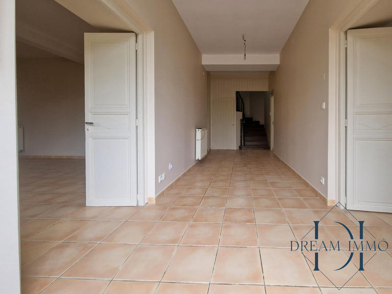 Maison - 213 m² - 9 pièces