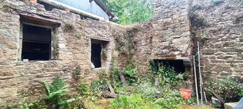 Maison - 94 m² - 10 pièces