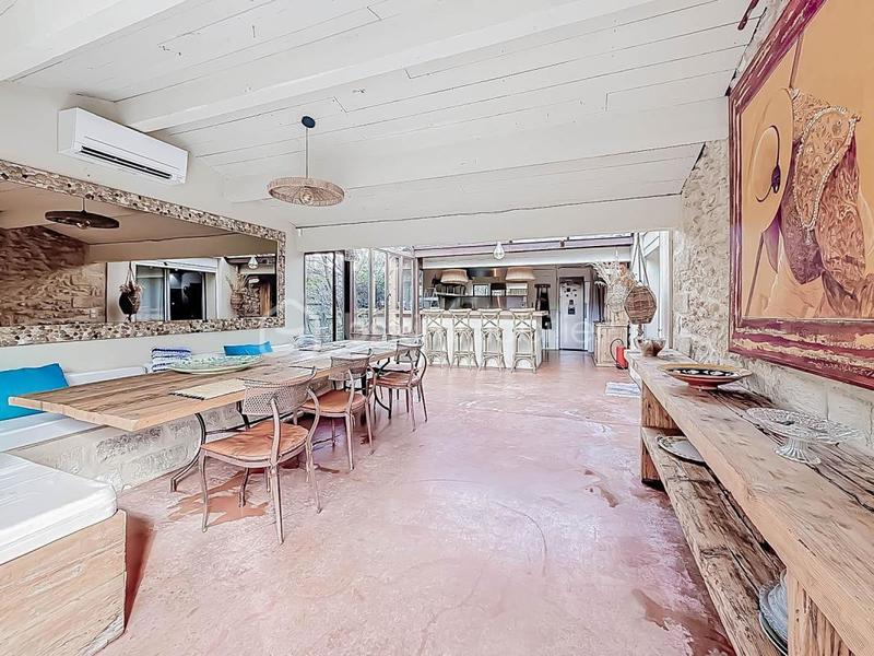 Maison en pierre - 260 m² - 6 pièces