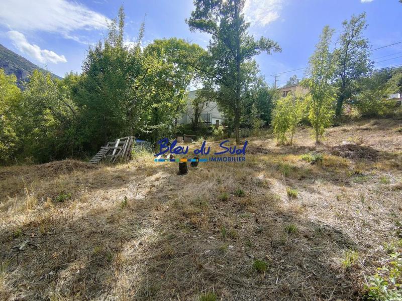 Terrain constructible - 1 370 m²