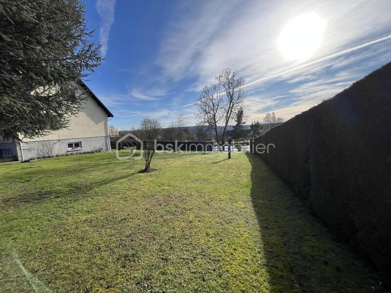 Maison - 180 m² - 11 pièces