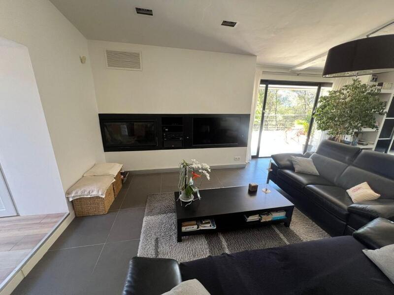 Maison - 180 m² - 7 pièces