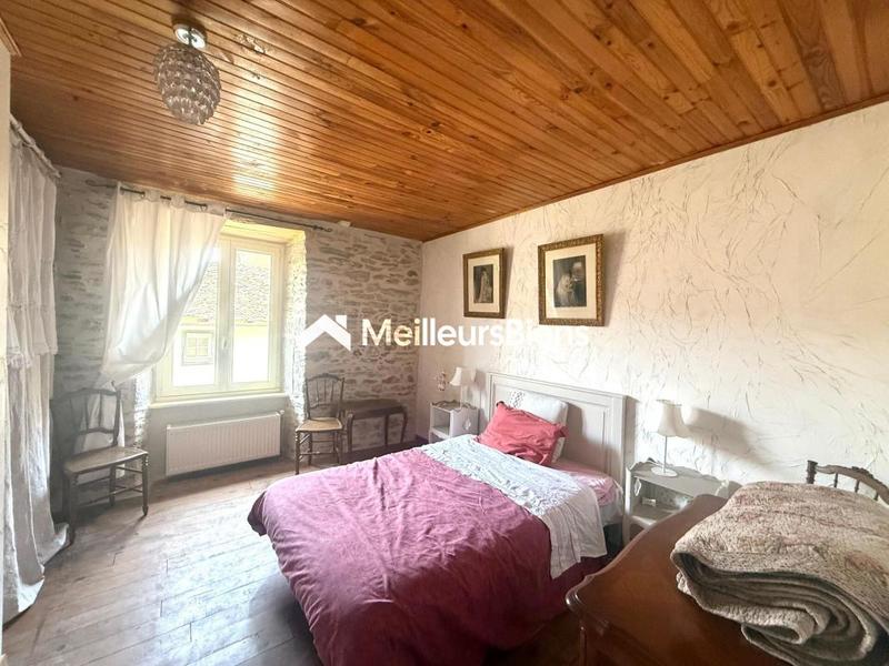 Maison - 180 m² - 8 pièces