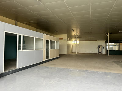 Local d'activité / Entrepôt - 765 m²