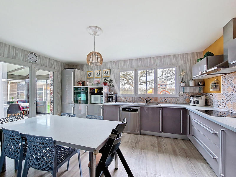 Maison - 166 m² - 9 pièces