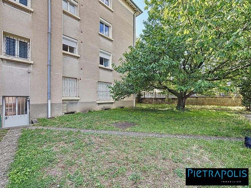 Appartement - 90 m² - 4 pièces