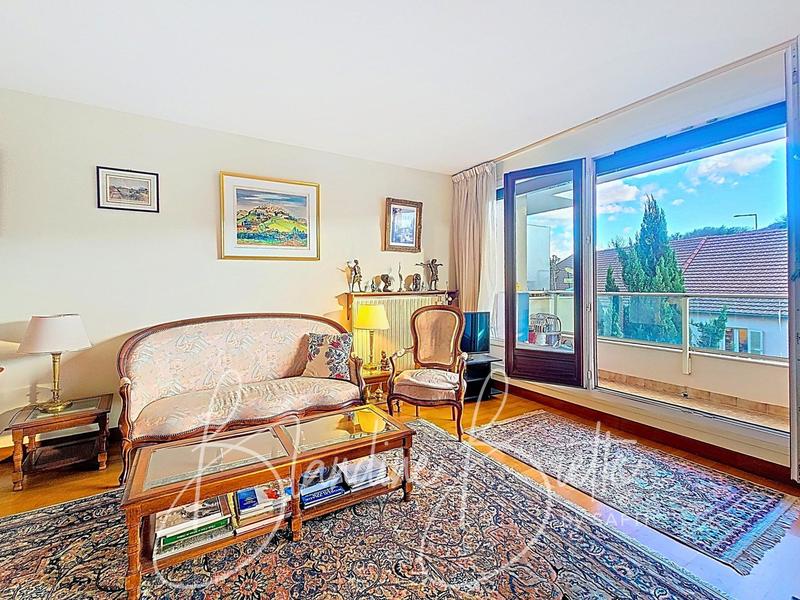 Appartement - 98 m² - 5 pièces