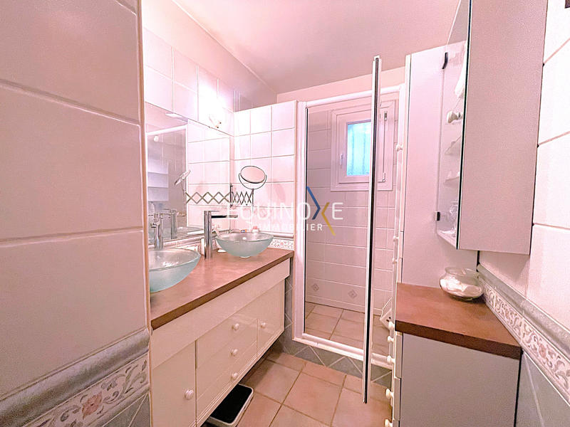 Villa - 171 m² - 9 pièces